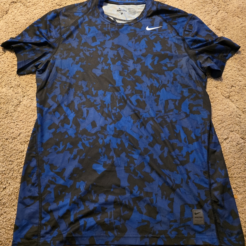 Nike Men's Fitted Blue and Black Athletic Shirt